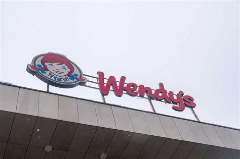 Wendys Removes Lettuce From Sandwiches In Three States As E Coli