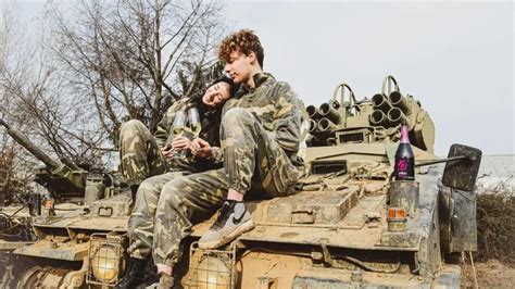 San Valentino Sul Carro Armato Tutto Esaurito A Merate Cronaca