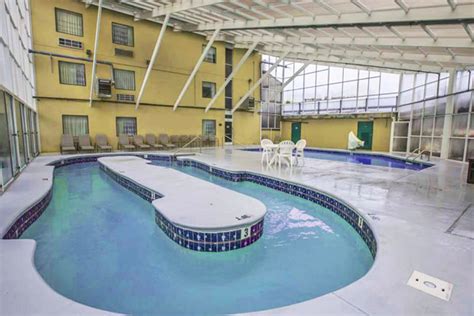 Jacuzzi Suites in Gatlinburg Tn - Water Park Hotels Pigeon Forge