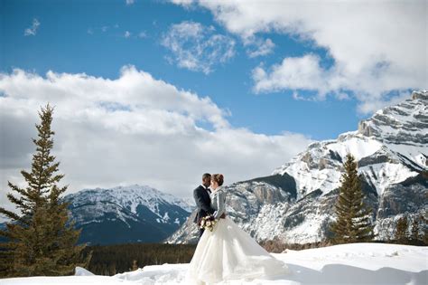 Winter Wedding Inspiration at Lake Minnewanka | Banff Photo Shoot