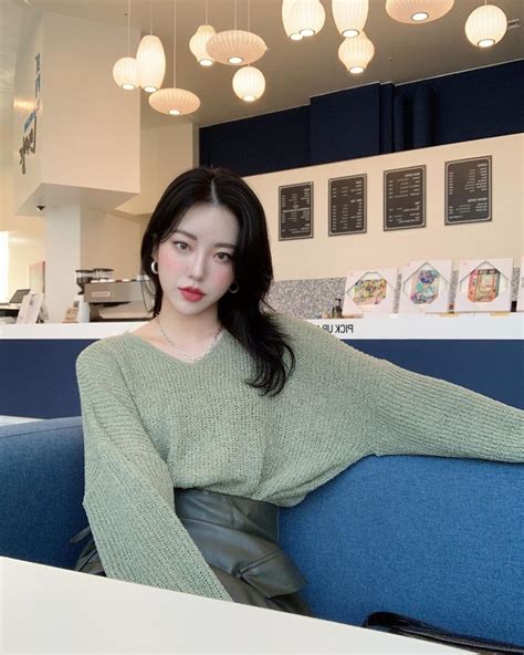 3 tông màu hot hit bạn nhất định phải xúng xính mùa lạnh này Màu nào cũng ok lah diện lên