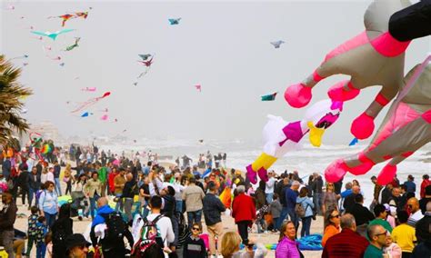 Porto Recanati Gli Aquiloni Colorano Il Cielo Grigio Di Pasquetta