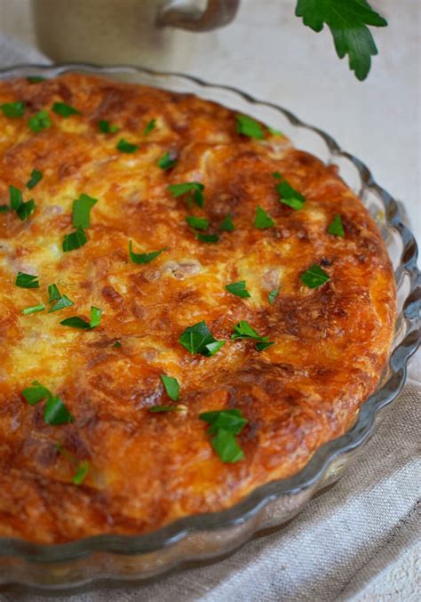 Easy Crustless Quiche Recipe { Ham and Cheese }