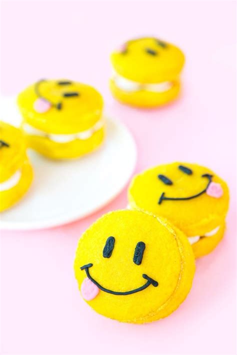 Diy Smiley Face Whoopie Pies Whoopie Pies Colorful Desserts Sweet