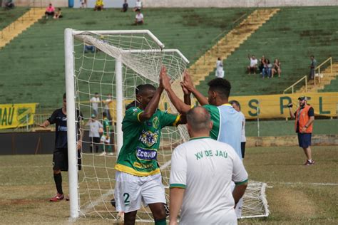 Xv De Ja Goleia Jaguari Na E Conta Derrota Da Itapirense Para