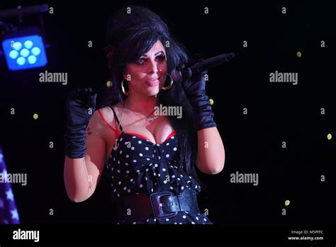 Amy Winehouse Tribute Artist Hi Res Stock Photography And Images Alamy