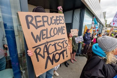 Hundreds attend asylum seeker hotel protest and counter demonstation