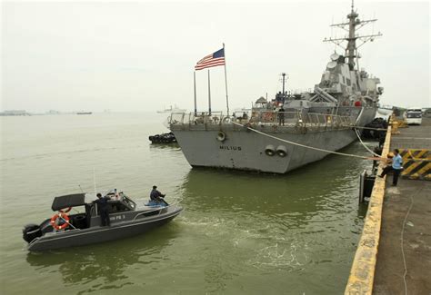 Us Missile Destroyer Sails Through Taiwan Strait Amid Tensions With