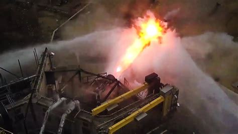 First Test Footage Of Spacex Firing A Raptor Engine At A Water Cooled