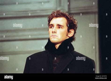 Mark Rylance (Hamlet) in HAMLET by Shakespeare Royal Shakespeare ...