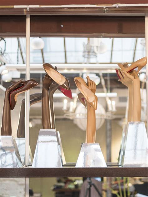 Quand Christian Louboutin R Invente Le Nude