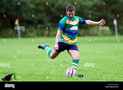 Rugby kick conversion hi-res stock photography and images - Alamy