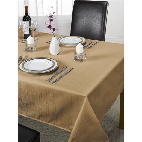 Studio | Studio Chequers Jacquard Table Cloth | Decorative Accessories ...