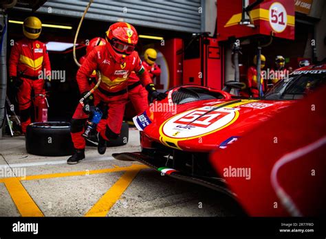 Le Mans Frankreich 10 Juni 2023 Mechanic Mecanicien Ferrari AF