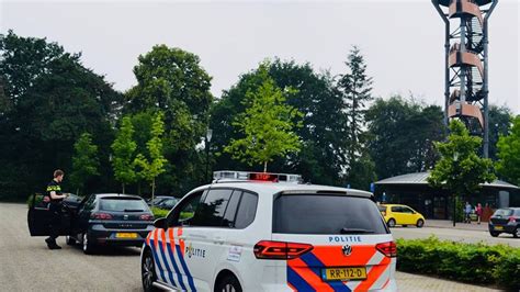 Automobilist Negeert Stopteken Terwijl Hij Drugs Wegmoffelt In Zijn