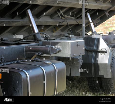 Hydraulic Lift Hi Res Stock Photography And Images Alamy