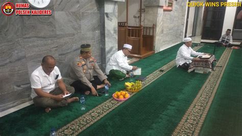 Hadiri Pengajian Bulanan Di Masjid Jami Al Ihrom Kapolsek Kalideres