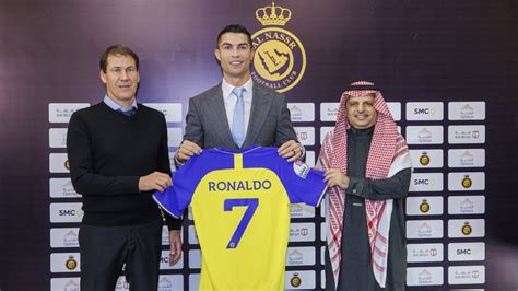 El Presidente Del Al Nassr La L A Calificando El Fichaje De Cristiano