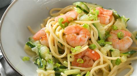 Pasta Con Gamberetti E Zucchine La Ricetta Facile Facile La Cucina