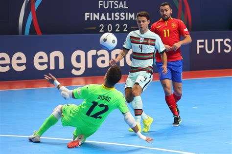 Portugal derrota Espanha e conquista Finalíssima de futsal Renascença