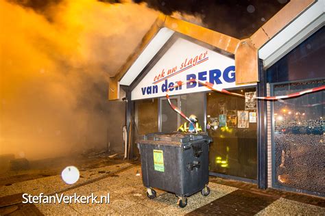 Grote Uitslaande Brand In Winkelcentrum Wezep Foto S Stefan Verkerk