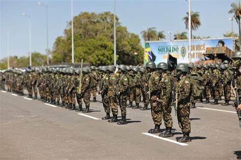 Cerim Nia Militar Em Bras Lia Homenageia Militares Que Perderam Suas