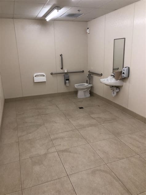 An Insanely Large Bathroom For A Single Toilet Rcrapperdesign