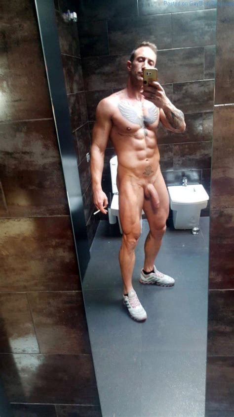 Sexy Dudes Flashing Dick For The World Nude Men Nude Male Models