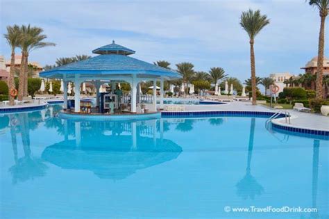 Swim Up Pool Bar Serenity Makadi Beach Egypt TravelFoodDrink