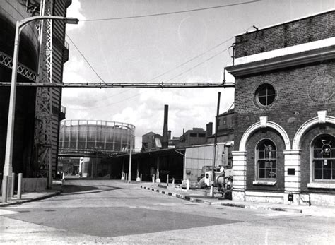 Gas Works Ladbroke Grove 1970 London Pictures Old London London Photos