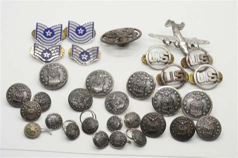 Korean - Vietnam War Air Force Enlisted Collars, Hat Badge & Buttons ...