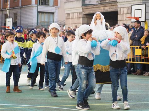 Procesión de Semana Santa del colegio Lourdes El Norte de Castilla