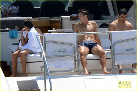 Cristiano Ronaldo And Irina Shayk Bangin Beach Bods Photo 2682486 Bikini Cristiano Ronaldo