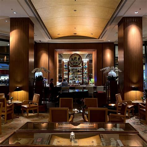 Hotel Review: Conrad Centennial Singapore (Executive Room) - Luxurious