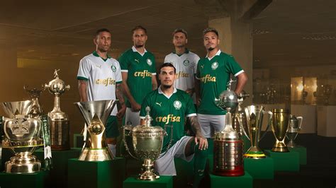 Palmeiras lança novas camisas para temporada 2024