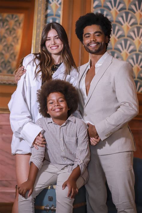 Foto: Camila Queiroz, Diogo Almeida e Levi Asaf puxam o elenco da