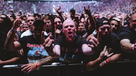 Review Iron Maiden Drops The Heavy Metal On Seattle Seattle Refined