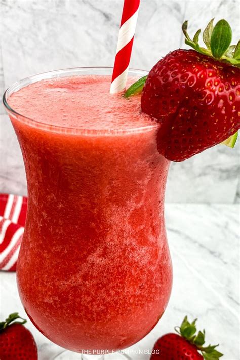 How To Make Frozen Strawberry Daiquiri Cocktails