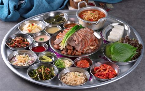 ‘완미족발 논현본점 ‘2023 더 테이스타 로드 맛집 선정 국민일보