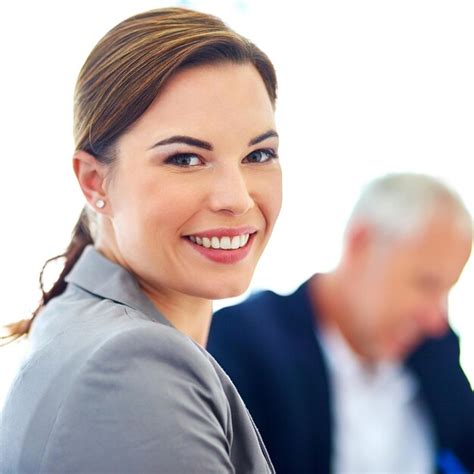 Positividad Es Igual A Productividad Retrato Recortado De Una Joven