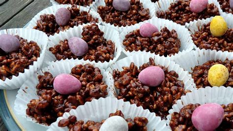 Chocolate Rice Krispie Cakes - Fun Kids - the UK's children's radio station