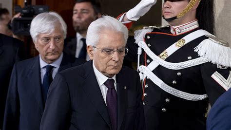 Il Governo Salta Su Savona Di Maio Impeachment Per Mattarella La