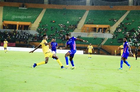 Football 5e journée de la ligue 1 Victoire de l ASEC Mimosas 2 1