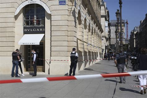 Paris Braquage Place Vend Me Trois Suspects En Fuite Avec Plusieurs