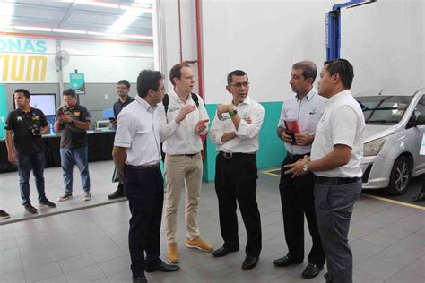 Pelancaran Petronas Autoexpert Pertama Di Malaysia Kaki Kereta