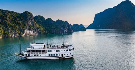 Halong Bay 2 days and 1 night on boat cruise from Hanoi | musement