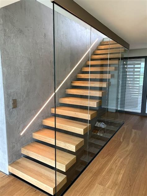 Kragarmtreppe 5 Eiche Mit Glaswand Stairs Design Modern Staircase