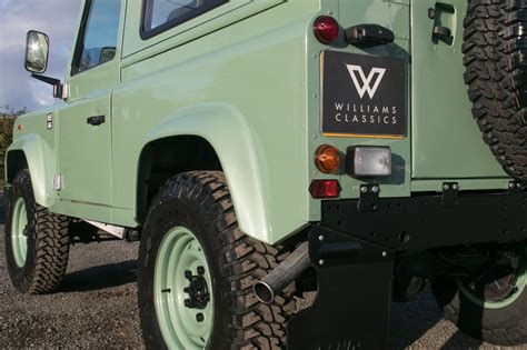 Land Rover Defender 90 Heritage Edition Williams Classics