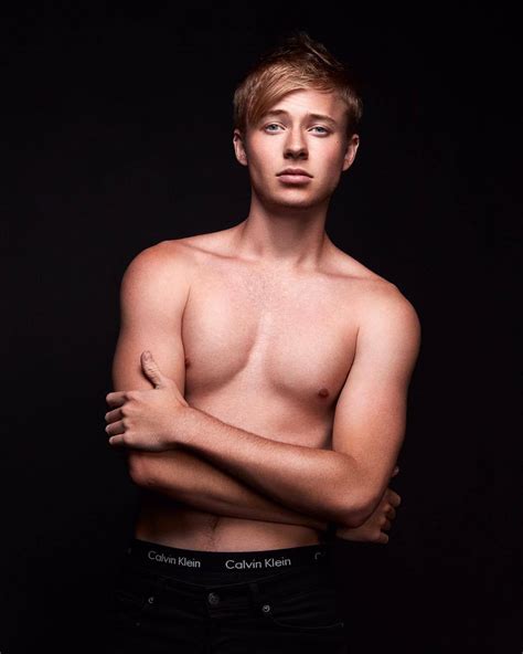 Picture of Sam Golbach in General Pictures - sam-golbach-1558808549.jpg ...