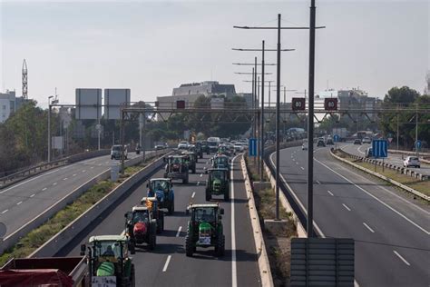 Ecobolsa Un Centenar De Tractores Cortan Las Principales Calles De